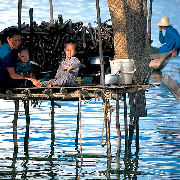 Life on Tonle Sap lake Siem Reap Campuchia