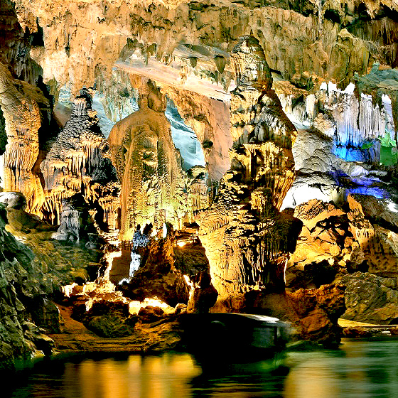 Phong Nha cave inside