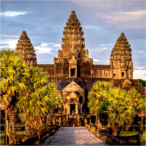 Angkor Wat temple in Sieam Reap, Campuchia